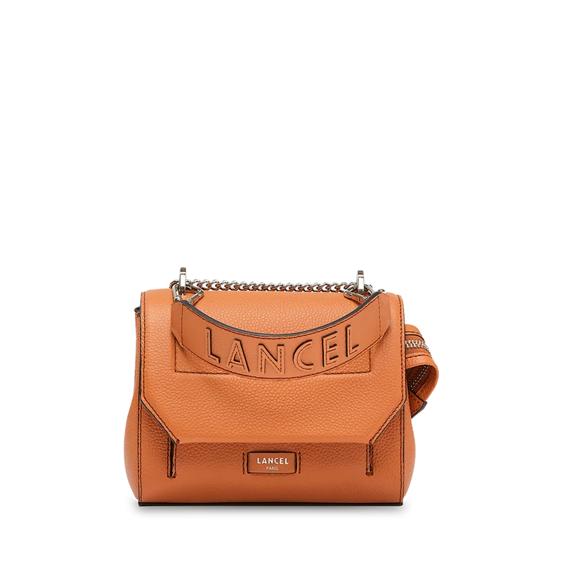 Flap bag with handle
